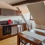 Au Nid De Cigogne *