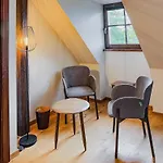 Au Nid De Cigogne